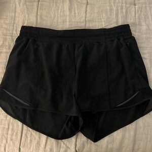 Lululemon hotty hot 4 inch black shorts